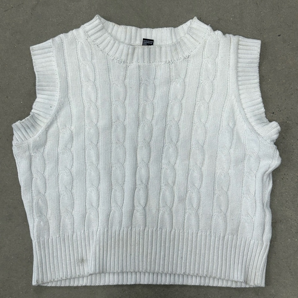Forever 21 Cropped Cable Knit Sweater Vest in white
